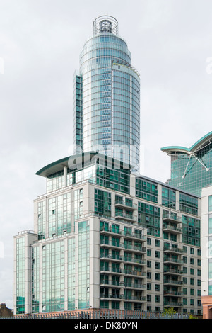 Moderne Wohngebäude in der Stadt. London Stockfoto