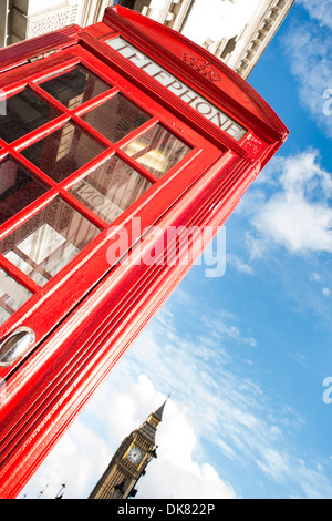 Big Ben und rote Telefon Kabine in London Stockfoto