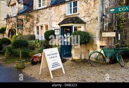 Craft Shop und Tee Zimmer in der historischen Wiltshire Dorf Lacock. Stockfoto