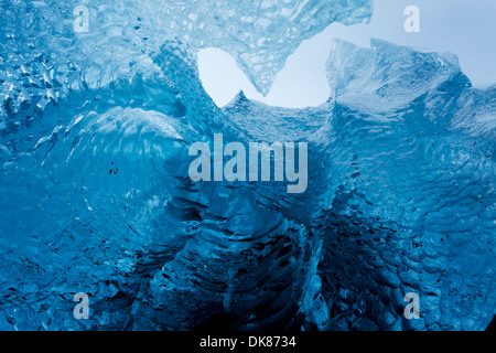 Antarktis, Cuverville Island, close-up der gewellte Oberfläche des schmelzenden Eisberg Stockfoto