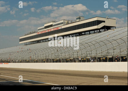 17. Juli 2011 - Loudon, New Hampshire, USA - The New Hampshire Motor Speedway Tribünen vor Lenox Industrial Tools 301. (Kredit-Bild: © Geoff Bolte/Southcreek Global/ZUMAPRESS.com) Stockfoto