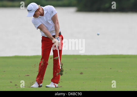 17. Juli 2011 - Madison, Mississippi, Vereinigte Staaten von Amerika - Bud Cauley trifft ein Annäherungsschlag während der Viking Classic im Annandale Golf Club. (Kredit-Bild: © Hays Collins/Southcreek Global/ZUMAPRESS.com) Stockfoto