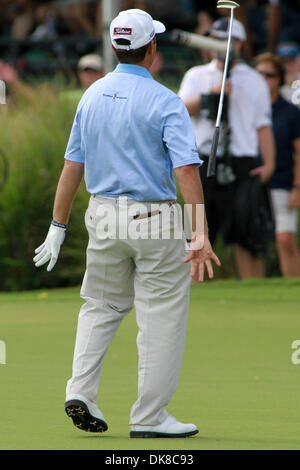 17. Juli 2011 - Madison, Mississippi, Vereinigte Staaten von Amerika - Hunter Haas feiert einen langen Putt auf dem 18. Loch während der Viking Classic im Annandale Golf Club. (Kredit-Bild: © Hays Collins/Southcreek Global/ZUMAPRESS.com) Stockfoto