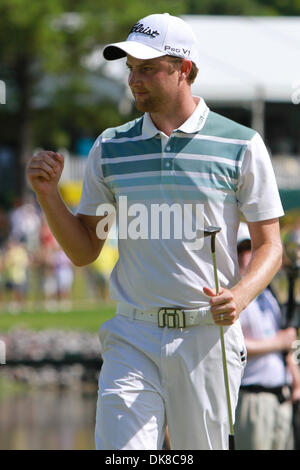 17. Juli 2011 - Madison, Mississippi, Vereinigte Staaten von Amerika - Chris Kirk feiert seinen Sieg bei der Viking Classic im Annandale Golf Club. (Kredit-Bild: © Hays Collins/Southcreek Global/ZUMAPRESS.com) Stockfoto