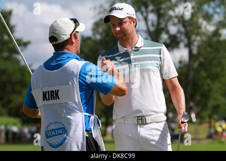 17. Juli 2011 - Madison, Mississippi, Vereinigte Staaten von Amerika - Chris Kirk feiert seinen Sieg bei der Viking Classic im Annandale Golf Club. (Kredit-Bild: © Hays Collins/Southcreek Global/ZUMAPRESS.com) Stockfoto