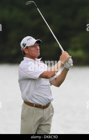 17. Juli 2011 - Madison, Mississippi, Vereinigte Staaten von Amerika - Woody Austin trifft ein Annäherungsschlag während der Viking Classic im Annandale Golf Club. (Kredit-Bild: © Hays Collins/Southcreek Global/ZUMAPRESS.com) Stockfoto