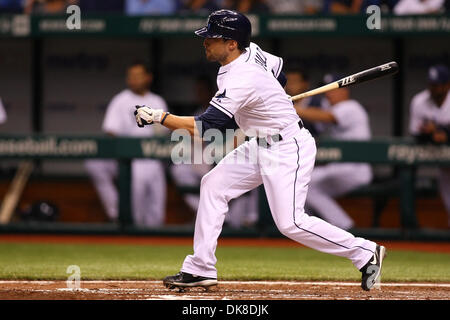 19. Juli 2011 - St. Petersburg, Florida, USA - Tampa Bay Rays linker Feldspieler Sam Fuld (5) während des Spiels oben zwischen den Tampa Bay Rays und New York Yankees im Tropicana Field at bat. (Kredit-Bild: © Lukas Johnson/Southcreek Global/ZUMApress.com) Stockfoto