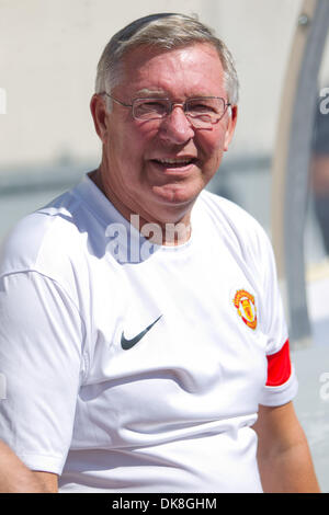 23. Juli 2011 - Chicago, Illinois, USA - Manchester United Manager Sir Alex Ferguson vor Beginn der internationalen Freundschaftsspiel zwischen Manchester United und Chicago Fire am Soldier Field in Chicago, IL. Manchester United besiegte das Feuer 3: 1. (Kredit-Bild: © Geoffrey Siehr/Southcreek Global/ZUMAPRESS.com) Stockfoto