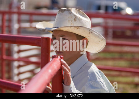 25. Juli 2011 - Cheyenne, Wyoming, USA - Rodeo - 14-jährige Toe (junge Freiwillige) DANIEL KINDSVATER Arten Lager während der Cheyenne Frontier Days, der weltweit größte outdoor-Rodeo mit über 1.500 Teilnehmern und insgesamt Geldbörse nahenden $ 1 Million. Jetzt im 115. Jahr bietet dieser westlichen Feier eine einzigartige Kombination von PRCA Rodeo Tagesaktivitäten und Abend conce Stockfoto