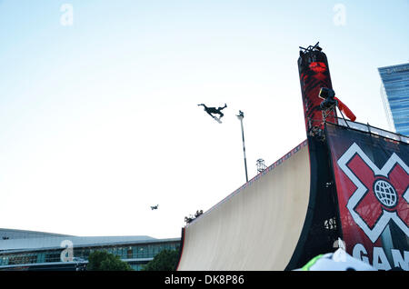 29. Juli 2011 - Los Angeles, Kalifornien, USA - Pro Skater am Sommer X-Games 2011 (Kredit-Bild: © Scott A. Tugel/ZUMAPRESS.com) Stockfoto