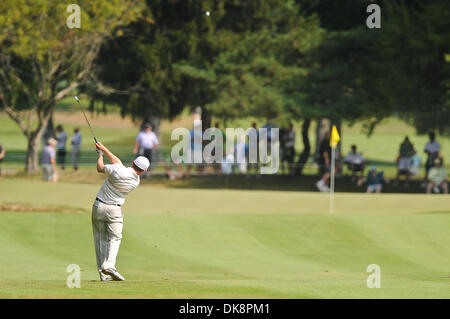 29. Juli 2011 - White schwefelreichen Springs, West Virginia, USA - Justin Leonard trifft seinen dritten Schlag auf der 1 in der zweiten Runde des Greenbrier Classic im Greenbrier Resort. (Kredit-Bild: © Geoff Bolte/Southcreek Global/ZUMAPRESS.com) Stockfoto