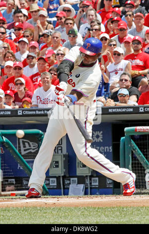 31. Juli 2011 verdoppelt - Philadelphia, Pennsylvania, USA - Philadelphia Phillies, 1st Baseman, RYAN HOWARD auf rechten Feld während des Spiels gegen die Pittsburgh Pirates im Citizens Bank Park in Philadelphia. Die Phillies besiegt die Piraten 6-5 in 10 Innings. (Kredit-Bild: © Don Kravitz/ZUMAPRESS.com) Stockfoto