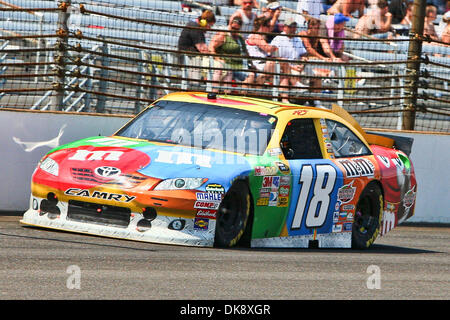 31. Juli 2011 - Indianapolis, Indiana, USA - Sprint-Cup-Serie Treiber Kyle Busch (#18 M & M' Toyota) während das Brickyard 400 Sprint Cup auf dem Indianapolis Motor Speedway in Indianapolis, Indiana. (Kredit-Bild: © Scott Kane/Southcreek Global/ZUMAPRESS.com) Stockfoto