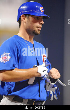 2. August 2011 - PENNSYLVANNIA, Pittsburgh, USA - Chicago Cubs ab Krug Randy Wells (36) wieder auf der Trainerbank nach gestrandet auf Basis an der Spitze des fünften Inning als die Pittsburgh Pirates auf der Chicago Cubs im PNC Park in Pittsburgh, PA. spazieren... Cubs besiegt die Piraten 11-6. (Kredit-Bild: © Dean Beattie/Southcreek Global/ZUMAPRESS.com) Stockfoto