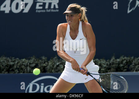 11. August 2011 - spielte Toronto, Ontario, Kanada - Russlands Maria Sharapova in Aktion während der erste Satz von ihrem Match beim Rogers Cup im Rexall Centre in Toronto. Sharapova verlor in drei Sätzen gegen Voskoboeva 3-6, 5-7 (Credit-Bild: © Steve Dachgaube/Southcreek Global/ZUMAPRESS.com) Stockfoto