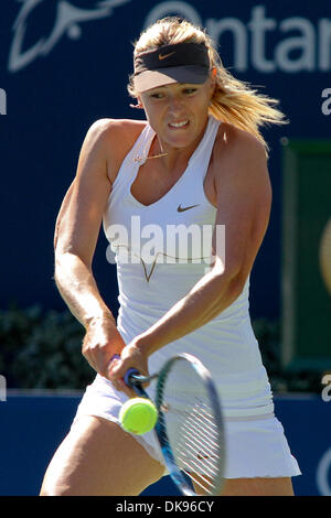 11. August 2011 - spielte Toronto, Ontario, Kanada - Russlands Maria Sharapova in Aktion während der erste Satz von ihrem Match beim Rogers Cup im Rexall Centre in Toronto. Sharapova verlor in drei Sätzen gegen Voskoboeva 3-6, 5-7 (Credit-Bild: © Steve Dachgaube/Southcreek Global/ZUMAPRESS.com) Stockfoto