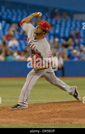 12. August 2011 - Toronto, Ontario, Kanada - Los Angeles Angels Krug Ervin Santana (54) würde ein komplettes Spiel gegen die Toronto Blue Jays pitch. Die Los Angeles Angels besiegten die Toronto Blue Jays 5 - 1 im Rogers Centre, Toronto Ontario. (Kredit-Bild: © Keith Hamilton/Southcreek Global/ZUMAPRESS.com) Stockfoto