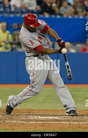 12. August 2011 - Toronto, Ontario, Kanada - Los Angeles Angels zweiter Basisspieler Howard Kendrick (47) in Aktion gegen die Toronto Blue Jays. Die Los Angeles Angels besiegten die Toronto Blue Jays 5 - 1 im Rogers Centre, Toronto Ontario. (Kredit-Bild: © Keith Hamilton/Southcreek Global/ZUMAPRESS.com) Stockfoto