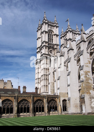 Westminster Abbey Innenhof und Kreuzgang Stockfoto