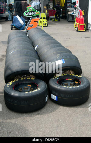 13. August 2011 - Watkins Glen, New York, US - erwartet eine Reihe von Reifen der NASCAR Sprint Cup Qualifikation Übles zuliebe! Sour Cream Dips bei The Glen-Rennen in Watkins Glen, New York. (Kredit-Bild: © Mark Konezny/Southcreek Global/ZUMAPRESS.com) Stockfoto