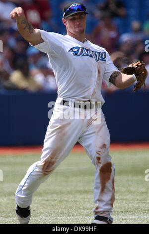 13. August 2011 - Toronto, Ontario, Kanada - Toronto Blue Jays Brett Lawrie in MLB-Aktion gegen die Los Angeles Angels im Rogers Centre in Toronto, Ontario. Toronto besiegt Los Angeles 11-2. (Kredit-Bild: © Jay Gula/Southcreek Global/ZUMAPRESS.com) Stockfoto