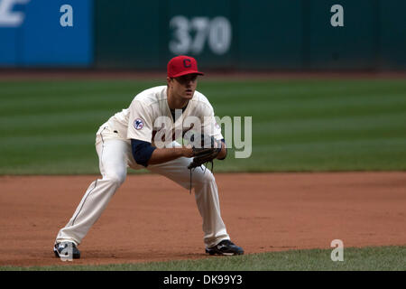 14. August 2011 - Cleveland, Ohio, USA - Cleveland dritte Baseman Lonnie Chisenhall (27) während der ersten Inning gegen Minnesota.  Die Cleveland Indians führen die Minnesota Twins in der Spitze des dritten 1: 0 in einer regen Verzögerung bei Progressive Field in Cleveland, Ohio. (Kredit-Bild: © Frank Jansky/Southcreek Global/ZUMAPRESS.com) Stockfoto