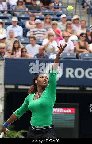 14. August 2011 - bespielt Toronto, Ontario, Kanada - USA Serena Williams in Aktion während des WM-Spiels für den Rogers Cup, die Rexall Centre in Toronto. Serena Williams gewann die Meisterschaft in zwei Sätzen über Stosur 6-4, 6-2 (Credit-Bild: © Steve Dachgaube/Southcreek Global/ZUMAPRESS.com) Stockfoto