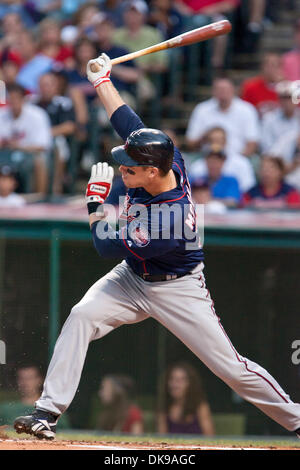 14. August 2011 - Cleveland, Ohio, USA - Minnesota erster Basisspieler Justin Morneau (33) an bat während der zweiten Inning gegen Cleveland.  Das Spiel wurde durch Regen im dritten Inning mit Cleveland führenden Minnesota 1-0 auf Progressive Field in Cleveland, Ohio verschoben. (Kredit-Bild: © Frank Jansky/Southcreek Global/ZUMAPRESS.com) Stockfoto