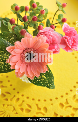 Blumen-arrangement Stockfoto