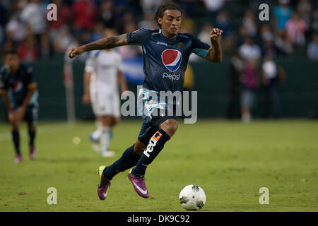 16. August 2011 - Carson, Kalifornien, USA - CD Motagua Mittelfeldspieler Guillermo Ramirez #11 in Aktion während der CONCACAF Champions League-Gruppenphase eine Gruppenphase Runde 1 Spiel zwischen Club Motagua und die Los Angeles Galaxy im Home Depot Center. (Kredit-Bild: © Brandon Parry/Southcreek Global/ZUMAPRESS.com) Stockfoto