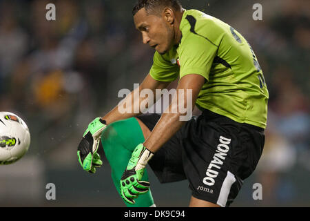 16. August 2011 - Carson, Kalifornien, USA - CD Motagua Torwart Donaldo Morales #22 in Aktion während der CONCACAF Champions League-Gruppenphase eine Gruppenphase Runde 1 Spiel zwischen Club Motagua und die Los Angeles Galaxy im Home Depot Center. (Kredit-Bild: © Brandon Parry/Southcreek Global/ZUMAPRESS.com) Stockfoto