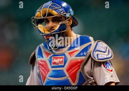 17. August 2011 - Houston, Texas, USA - Chicago Cubs Catcher Geovany Soto (18) an der Platte. Houston Astros besiegte die Chicago Cubs 4-3 im Minute Maid Park in Houston Texas. (Kredit-Bild: © Juan DeLeon/Southcreek Global/ZUMAPRESS.com) Stockfoto