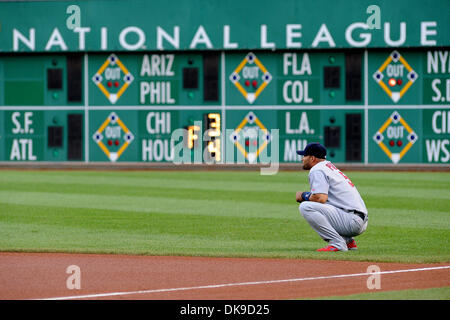 17. August 2011 - nehmen PENNSYLVANNIA, Pittsburgh, USA - St. Louis Cardinals erster Basisspieler Albert Pujols (5) auf dem Feld vor dem Start des Spiels als die Pittsburgh Pirates auf die St. Louis Cardinals im PNC Park in Pittsburgh, PA... Kardinäle besiegen die Piraten 7-2. (Kredit-Bild: © Dean Beattie/Southcreek Global/ZUMAPRESS.com) Stockfoto