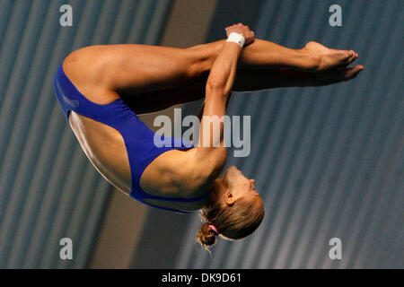 18. August 2011 taucht am 8. Tag in Shenzhen, China - Shenzhen, China - IULIIA PROKOPCHUCK der Ukraine während der Frauen-10 Meter-Plattform bei der 26. Sommer-Universiade. (Kredit-Bild: © Jeremy Breningstall/ZUMAPRESS.com) Stockfoto