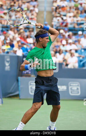 19. August 2011 - Cincinnati, Ohio, USA - Rafael Nadal (ESP) in Aktion bei den W & S Open gespielt wird im Lindner Familie Tennis Center in Cincinnati, Ohio. Mardy Fish (USA) besiegte Nadal 6-3,6-4. (Kredit-Bild: © John Longo/Southcreek Global/ZUMAPRESS.com) Stockfoto