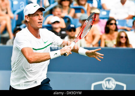 19. August 2011 - Cincinnati, Ohio, USA - Tomas Berdych (CZE) in Aktion bei den W & S Open gespielt wird im Lindner Familie Tennis Center in Cincinnati, Ohio. Berdych besiegte Roger Federer (SUI) 6-2, 7-6 (3) (Credit-Bild: © John Longo/Southcreek Global/ZUMAPRESS.com) Stockfoto