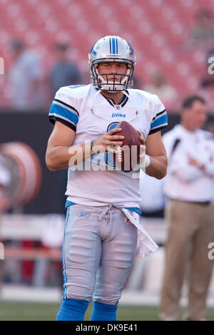 19. August 2011 - Cleveland, Ohio, USA - Detroit Lions Quarterback, die Matthew Stafford (9) vor der Vorsaison Spiel gegen die Cleveland Browns wärmt ab spielte in Cleveland Browns Stadium in Cleveland, Ohio.  Die Detroit Lions besiegten die Cleveland Browns 30-28. (Kredit-Bild: © Frank Jansky/Southcreek Global/ZUMAPRESS.com) Stockfoto