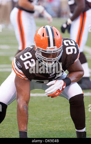 19. August 2011 - Cleveland, Ohio, USA - Cleveland Browns defensives Ende gespielt Jayme Mitchell (92) vor dem Preseason-Spiel gegen die Detroit Lions in Cleveland Browns Stadium in Cleveland, Ohio. (Kredit-Bild: © Frank Jansky/Southcreek Global/ZUMAPRESS.com) Stockfoto