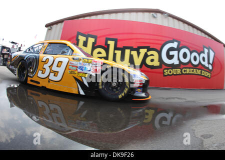 20. August 2011 - Brooklyn, Michigan, USA - NASCAR Sprint Cup Series Treiber Ryan Newman (39) während des Trainings für die Pure Michigan 400 auf dem Michigan International Speedway. (Kredit-Bild: © Rey Del Rio/Southcreek Global/ZUMAPRESS.com) Stockfoto