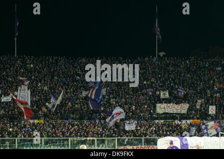 Firenze, Italien. 2. Dezember 2013. Fiorentina-fans Fußball / Fußball: italienische "Serie A" match zwischen Fiorentina 4-3 Hellas Verona am Stadion Artemio Franchi in Florenz, Italien. Bildnachweis: Maurizio Borsari/AFLO/Alamy Live-Nachrichten Stockfoto