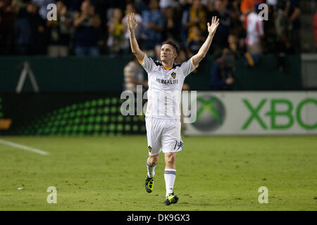 20. August 2011 - Carson, Kalifornien, USA - Los Angeles Galaxy vorwärts Robbie Keane #14 feiert sein erste Tor bei seinem Debüt mit dem Galaxy in der Major League Soccer-Spiel zwischen den San José Earthquakes und die Los Angeles Galaxy im Home Depot Center. (Kredit-Bild: © Brandon Parry/Southcreek Global/ZUMAPRESS.com) Stockfoto