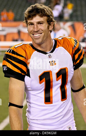 25. August 2011 - Cincinnati, Ohio, USA - Cincinnati Bengals Wide Receiver Jordan Shipley (11) auf das Feld am Ende der zweiten Hälfte der NFL Football-Spiel zwischen den Carolina Panthers und den Cincinnati Bengals in Cincinnati, Ohio. Die Bengals schlagen die Panthers 24 -13. (Kredit-Bild: © John Longo/Southcreek Global/ZUMAPRESS.com) Stockfoto