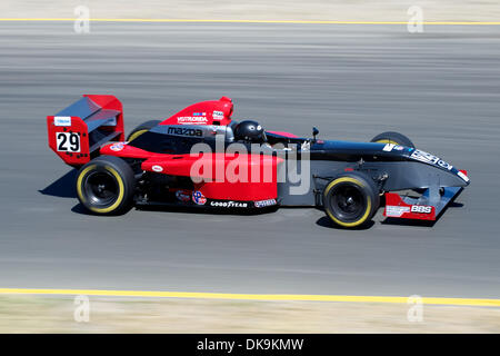 26. August 2011 - Sonoma, Kalifornien, USA - Phil Fogg von Portland, OR nimmt eine Trainingsrunde in der Star Mazda-Klasse in die Indy Grand Prix von Sonoma auf dem Infineon Raceway in Sonoma, CA. (Credit-Bild: © Matt Cohen/Southcreek Global/ZUMAPRESS.com) Stockfoto