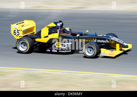 26. August 2011 - Sonoma, Kalifornien, USA - JW Roberts von Dallas, TX nimmt eine Trainingsrunde in der Star Mazda-Klasse in die Indy Grand Prix von Sonoma auf dem Infineon Raceway in Sonoma, CA. (Credit-Bild: © Matt Cohen/Southcreek Global/ZUMAPRESS.com) Stockfoto