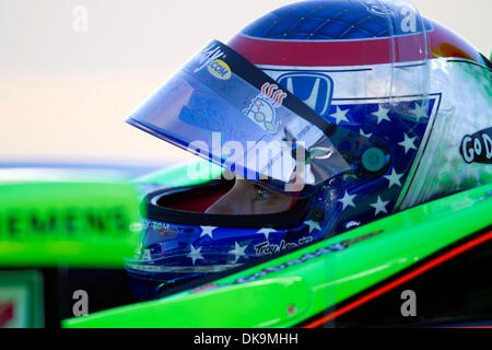 26. August 2011 - stoppen Sonoma, Kalifornien, USA - Fahrer DANICA PATRICK #7 während einer Grube.  Aufgenommen beim üben zur Vorbereitung der IZOD IndyCar Serie Indy Grand Prix von Sonoma auf dem Infineon Raceway in Sonoma, Kalifornien für 28. August 2011 geplant. (Kredit-Bild: © William Mancebo/ZUMAPRESS.com) Stockfoto