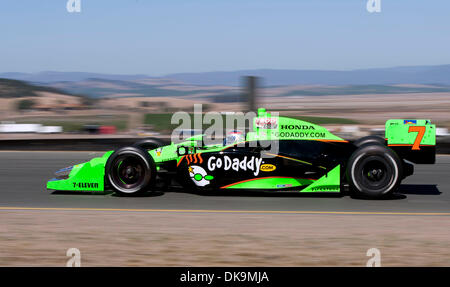 26. August 2011 - runden Sonoma, Kalifornien, USA - Fahrer DANICA PATRICK #7 während des Trainings der IZOD IndyCar Serie Indy Grand Prix von Sonoma auf dem Infineon Raceway in Sonoma, Kalifornien geplant für 28. August 2011 vorbereiten. (Kredit-Bild: © William Mancebo/ZUMAPRESS.com) Stockfoto