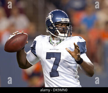 27. August 2011 - Denver, Colorado, USA - Seahawks QB TARVARIS JACKSON (7) bereitet, einen Pass in der Denver Broncos Vorsaison Spiel gegen die Seattle Seahawks am Sports Authority Field at Mile High in Denver, Colorado zu machen. Die Broncos gewinnen das Spiel 23-20 über die Seahawks (Credit-Bild: © Hector Acevedo/ZUMAPRESS.com) Stockfoto