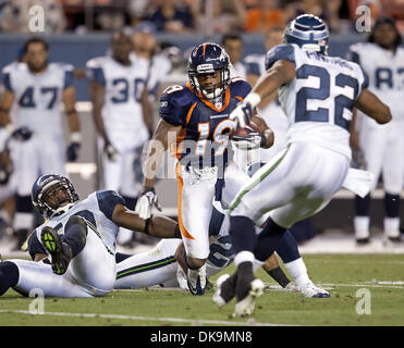 27. August 2011 macht - Denver, Colorado, USA - Broncos WR EDDIE ROYAL (19) einen Haken in der Denver Broncos Vorsaison Spiel gegen die Seattle Seahawks am Sports Authority Field at Mile High in Denver, Colorado. Die Broncos gewinnen das Spiel 23-20.  (Kredit-Bild: © Hector Acevedo/ZUMAPRESS.com) Stockfoto