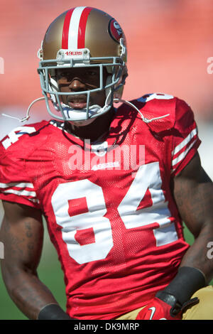 27. August 2011 - San Francisco, Kalifornien, USA - 49ers Wide Receiver Josh Morgan (84) wärmt vor dem NFL Preseason Spiel zwischen Houston Texans und die San Francisco 49ers im Candlestick Park in San Francisco, Kalifornien.  Die Texaner dominiert die 49ers 30-7. (Kredit-Bild: © Matt Cohen/Southcreek Global/ZUMAPRESS.com) Stockfoto