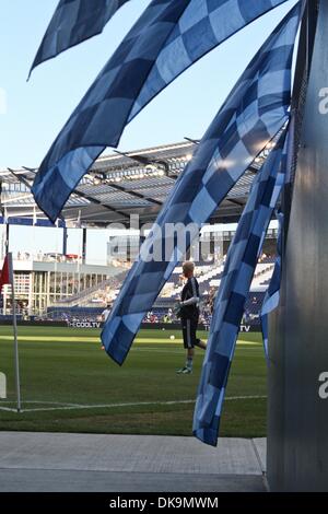 27. August 2011 - Kansas City, Kansas, wärmt USA - Sporting KC Torhüter Jimmy Nielsen (1) vor dem Spiel als Sporting KC Gastgeber FC Dallas im LIVESTRONG Sporting Park in Kansas City, Kansas. (Kredit-Bild: © Tyson Hofsommer/Southcreek Global/ZUMAPRESS.com) Stockfoto